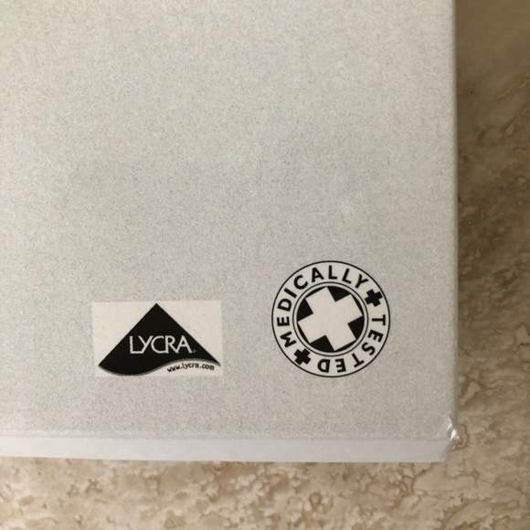 NEW 2pr Segreta Italian Stay-Up Hosiery - Picture 5 of 9